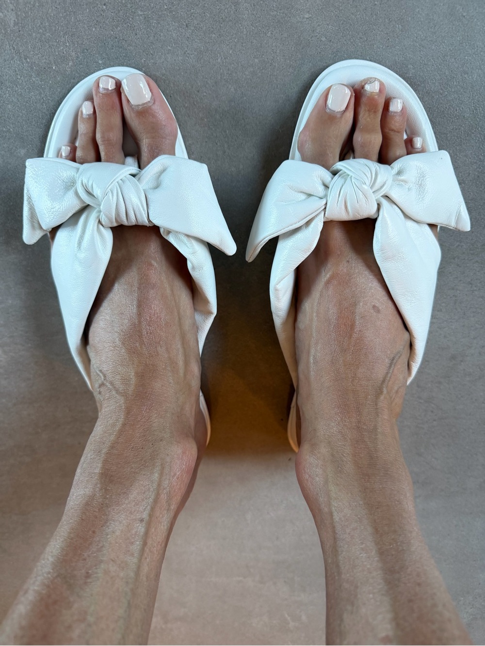 Alexandre Birman Cream Knot Bow Slide Sandals - Women